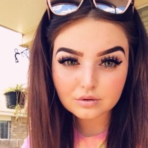 Meet your Posher, Monica